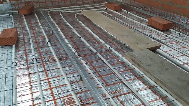 Заливка стяжки теплого пола по сдвижные маякам на Пеноплекс или пенопласт. смотреть онлайн