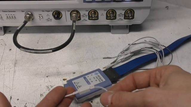 Rohde & Schwarz RTM3004 oscilloscope first look. смотреть онлайн