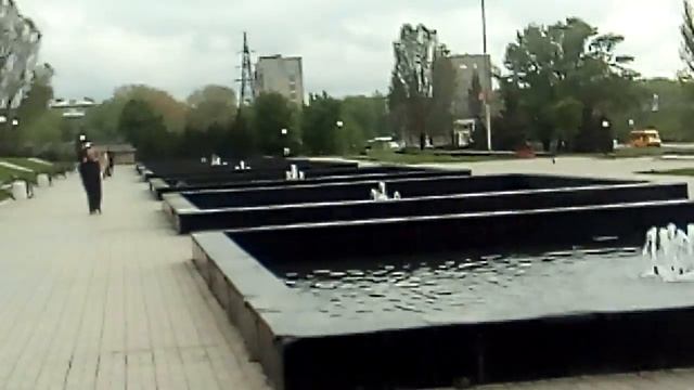 В Алчевске на Пасху включили фонтаны..01.05.16 г.. смотреть онлайн