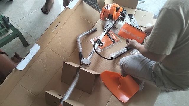 Bán máy cắt cỏ Daewoo 330 07.06.23 смотреть онлайн