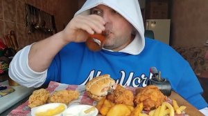 МУКБАНГ KFC Шефбургер, Картошка, Курица ОБЖОР