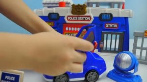 ПОЛИЦЕЙСКИЕ МАШИНКИ и участок полиции для детей - Полицейский Даник. Сборник весёлых детских видео