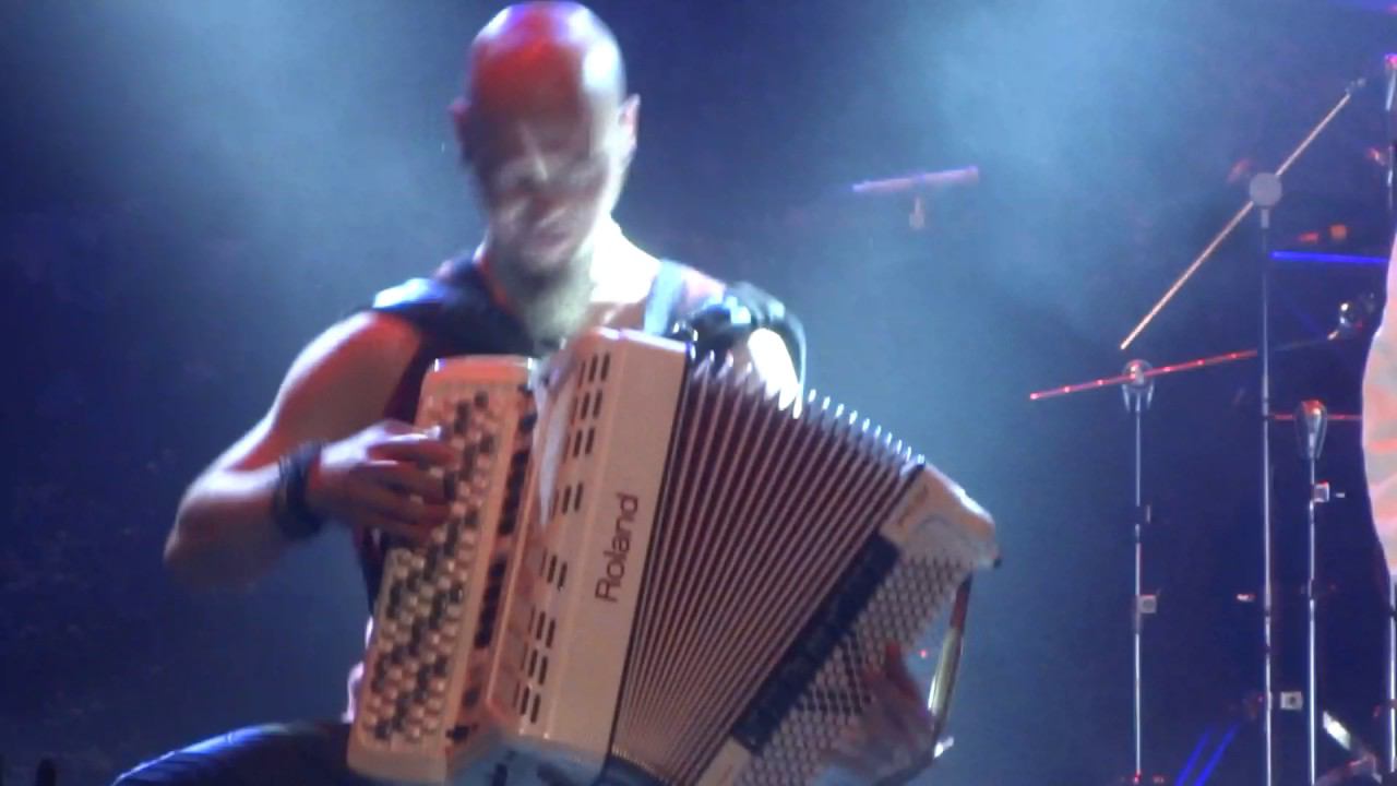 Korpiklaani - Viinamäen Mies (live in Krasnodar) смотреть онлайн