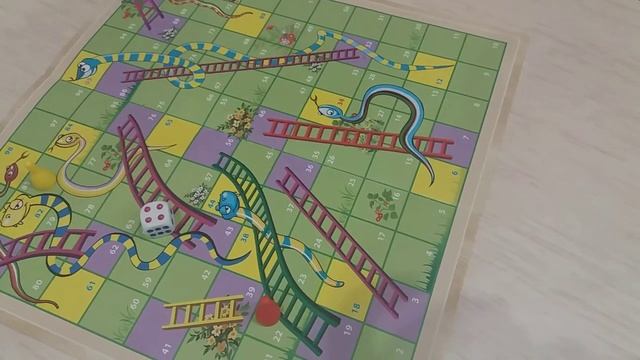 Настольная игра "Змеи и лестницы" смотреть онлайн