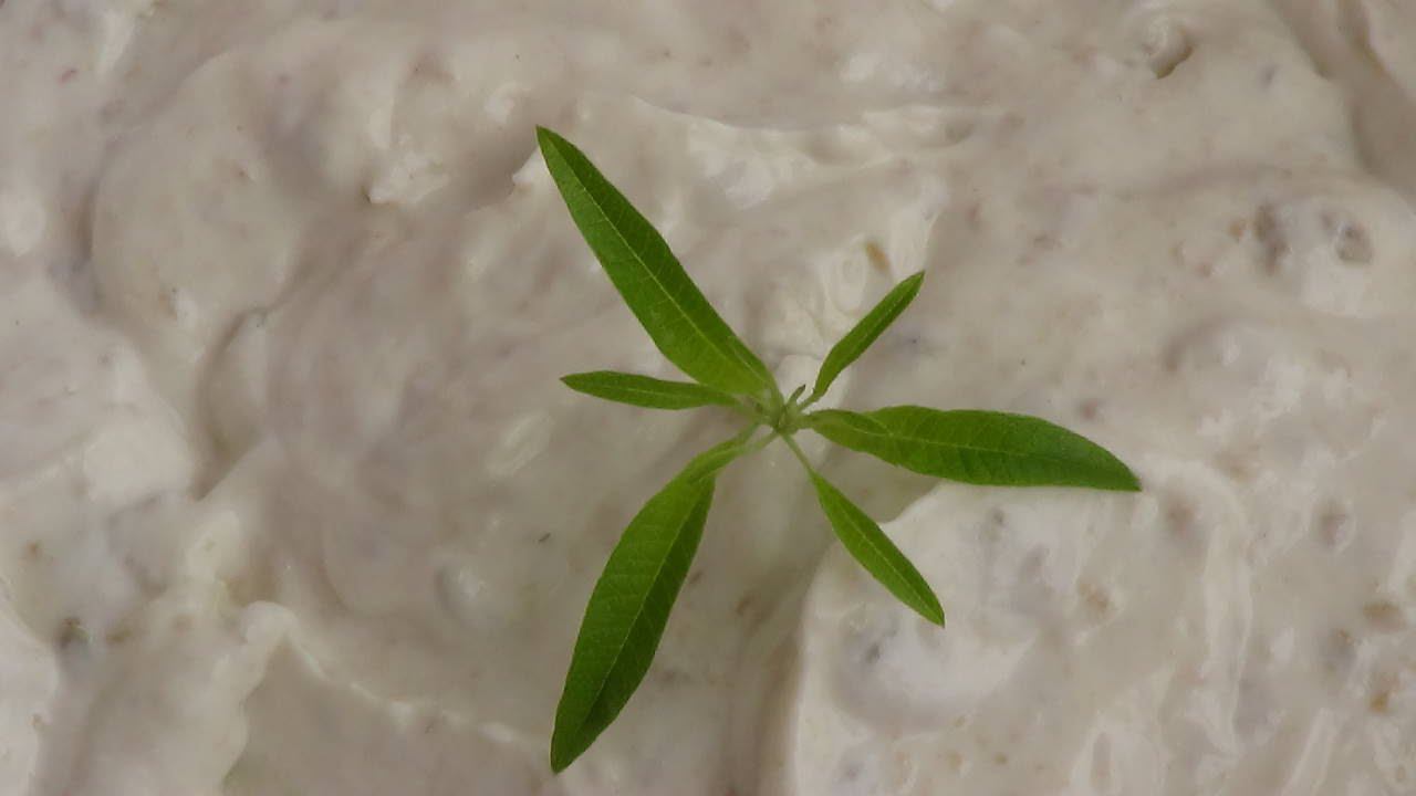 Йогурт с оливками и чесноком. смотреть онлайн