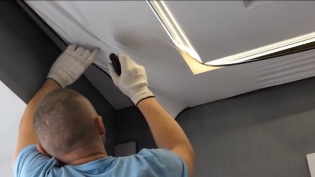 Двухуровневый натяжной потолок в гостиной. смотреть онлайн