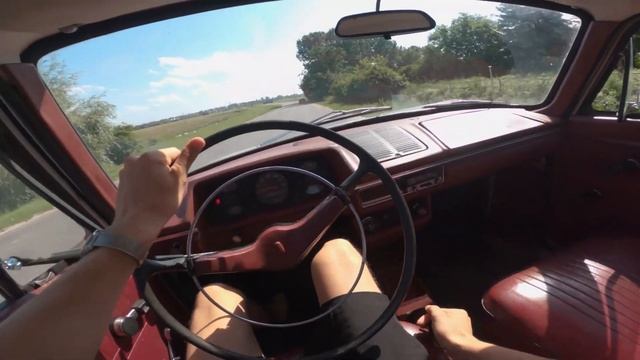 MOSKVICH 1975 POV test drive / 46 Year old Soviet Car смотреть онлайн