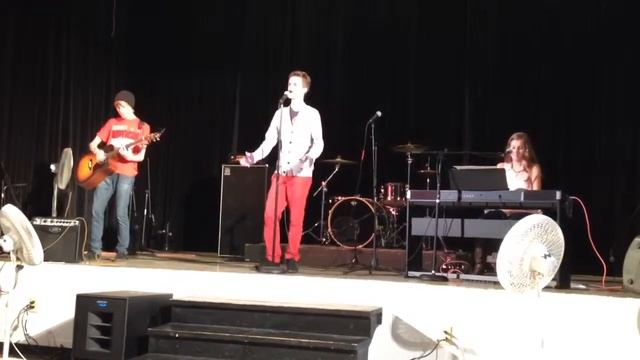 The Plotting Potted Plants doing a cover of James Bond by Scouting For Girls at Battle of The Bands смотреть онлайн