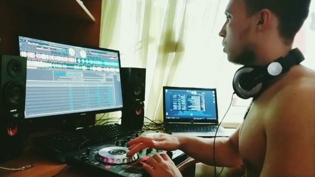 как я делаю микс DNB ( DJ Exciter ) смотреть онлайн