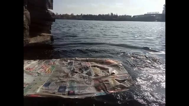 Арбуз сверху на горе, газета снизу на воде смотреть онлайн