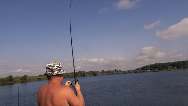 Ловля карпа в живую, идут мурашки по коже Константиновский пруд смотреть онлайн
