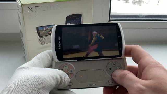 Игровой Sony Ericsson Xperia Play
