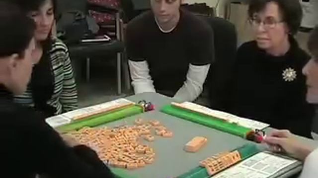 Young Jewish male takes 'crak' at mah-jongg смотреть онлайн
