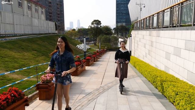 Xiaomi Mijia M365 Electric Scooter Pro Review