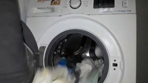 900 subs special: Samsung WF80F5E0W4W open door spins unbalanced spins and jumping