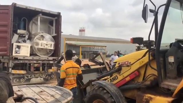 Оборудование для Лего кирпича (Разгрузка контейнера Нигерия) 2018 смотреть онлайн