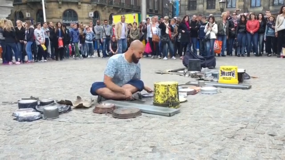 Невероятный барабанщик Дарио Росси в Амстердаме смотреть онлайн