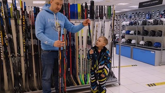 Как выбрать клюшку для хоккея ребенку смотреть онлайн