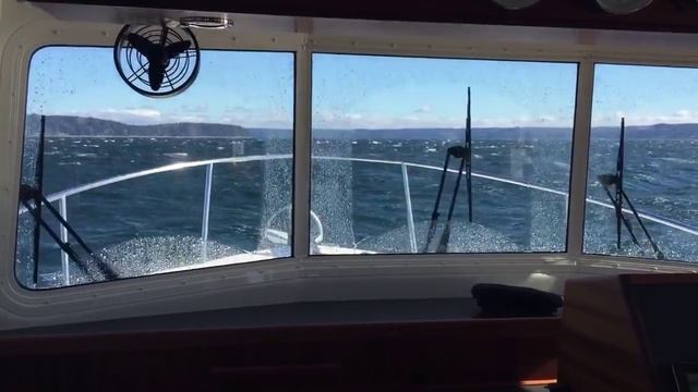 Nordic Tug 34 in 4 ft Waves смотреть онлайн