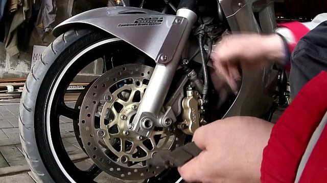 VFR800. Колодки, суппорта, лампочки. смотреть онлайн