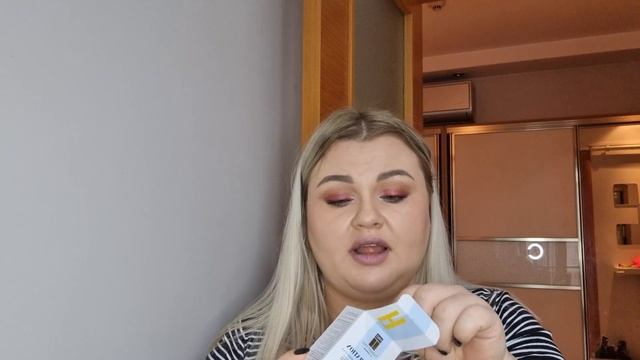 Очень много покупок косметики: Палетка теней, Крем от морщин, Шампунь и маска для волос смотреть онлайн