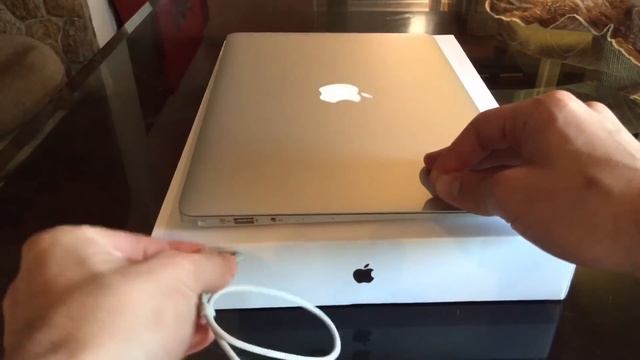 Como é um Macbook Air 13" смотреть онлайн