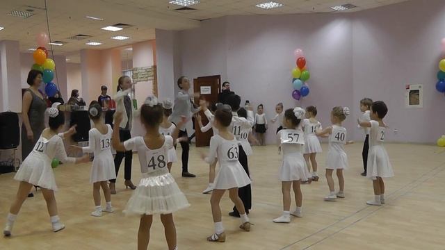 20.12.2015 Аттестация дошкольников Бэби-1. Разминка. "Диско". смотреть онлайн