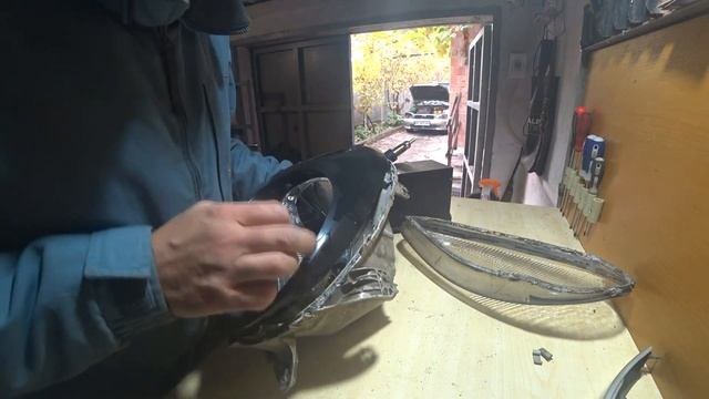 Замена стекла фары Ланос - 2часа и 1$ смотреть онлайн
