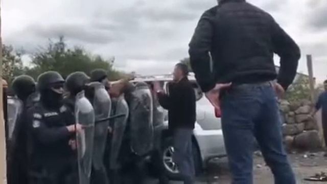 Грузия. Армяне ставят хачкар. Произошли столкновения с полицией. смотреть онлайн