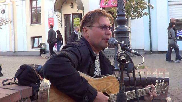 Сон - поет на улице Алекс! СМОТРИТЕ!!! Musicien de rue chante de Brest - SLEEP! смотреть онлайн