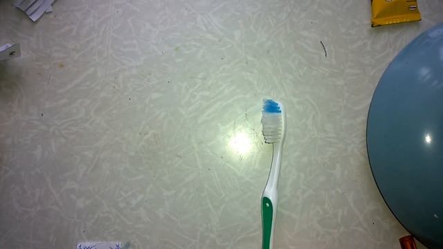 Второе применение старых зубных щеток. Вторая жизнь вещей. Совет. смотреть онлайн