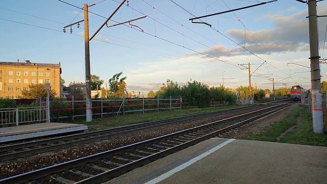 Электровозы ВЛ10У-257 и ВЛ10У-535 с грузовым поездом смотреть онлайн