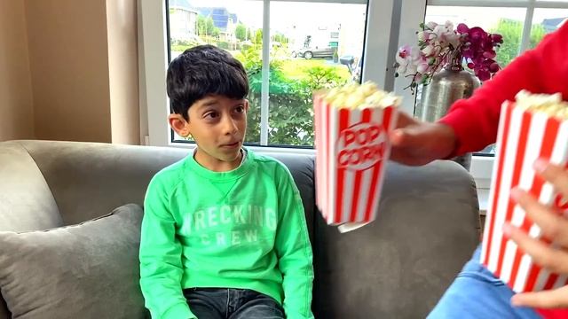 Jason makes Big Popcorn to watch Film смотреть онлайн