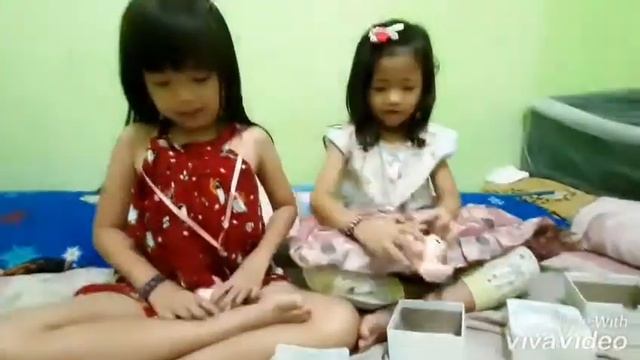 UNBOXING X2 KIDS CAMERA смотреть онлайн