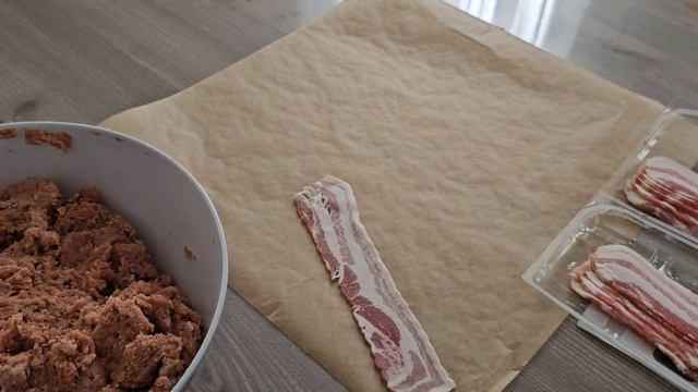 Мясные рулетики в сливочно-томатном соусе смотреть онлайн