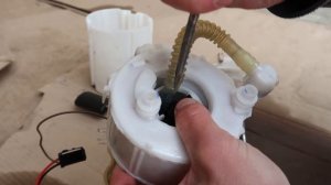 Замена топливного фильтра Хендай Солярис