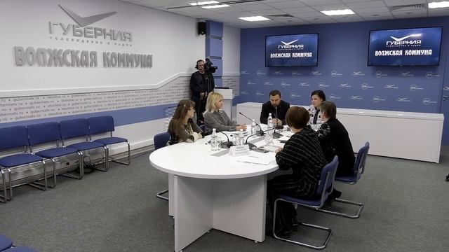 Круглый стол "Как реализуется проект "Старшее поколение" в Самарской области" смотреть онлайн