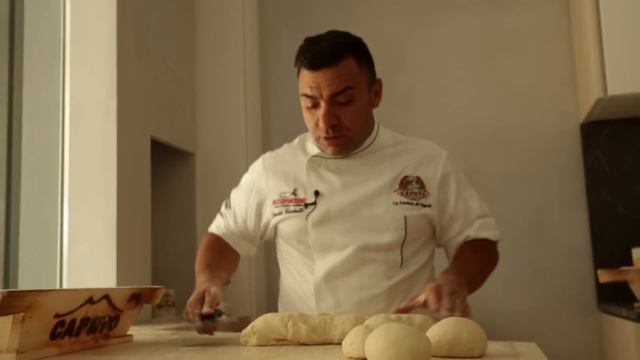 Pizza napoletana fatta in casa: la ricetta di Davide Civitiello смотреть онлайн