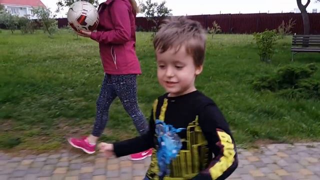 как развести родителей на пару игрушек или чем я занимаюсь между стримами - блог Ильи смотреть онлайн