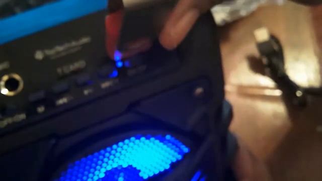 The Top Tech Jet-4 UNBOX. A portable speaker with 4" woofer. Jet 4 Speaker. Bluetooth FM Radio. смотреть онлайн