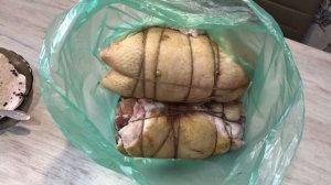 Мясной рулет из свиной брюшины в духовке.