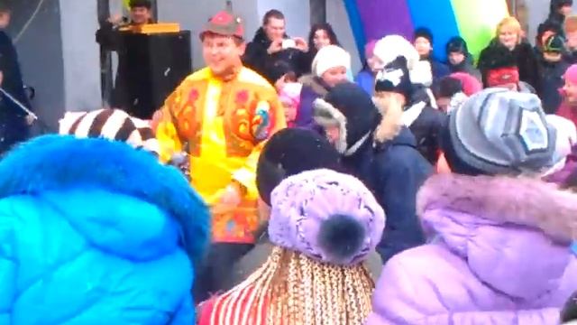 Масленица будет яркой с фольклорным ансамблем у барина смотреть онлайн