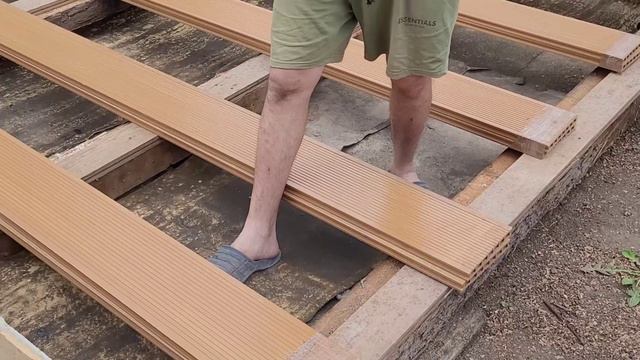 ПЕРВЫЙ РАЗ В ЖИЗНИ КЛАДУ ДЕРРАСНУЮ ДОСКУ WOODGRAND КАК ЭТО КРАСИВО смотреть онлайн