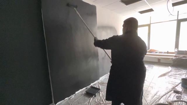 Покраска стен в чёрный цвет валиком или компрессором? ?? смотреть онлайн