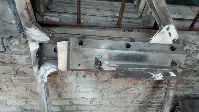 Вечные двери на большую УК кабину трактора МТЗ-82 смотреть онлайн