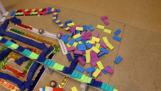 INSANE Domino Tricks with Wowmino! смотреть онлайн