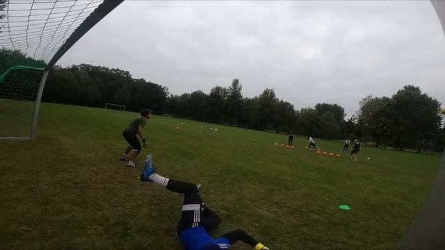 BEST GOALKEEPER GLOVES of 2022 смотреть онлайн