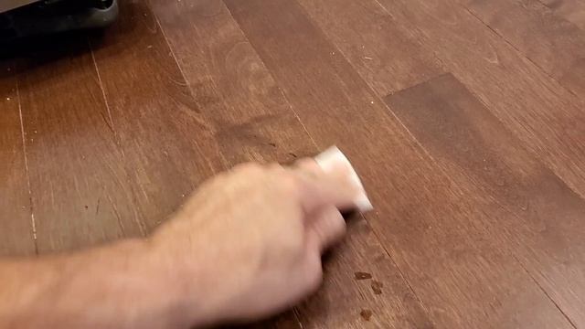How to fix floor scratches. Как подкрасить царапины пола смотреть онлайн