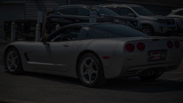 2004 Chevrolet Corvette смотреть онлайн