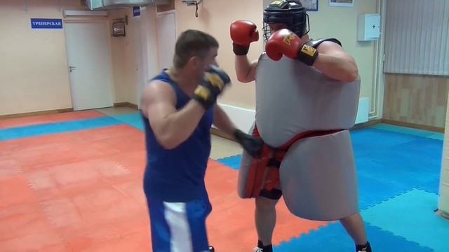 Отработка серий и комбинаций ударов для драки на улице. смотреть онлайн